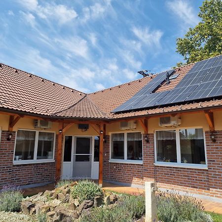 Holiday Apartmanhaz Jula Exterior foto