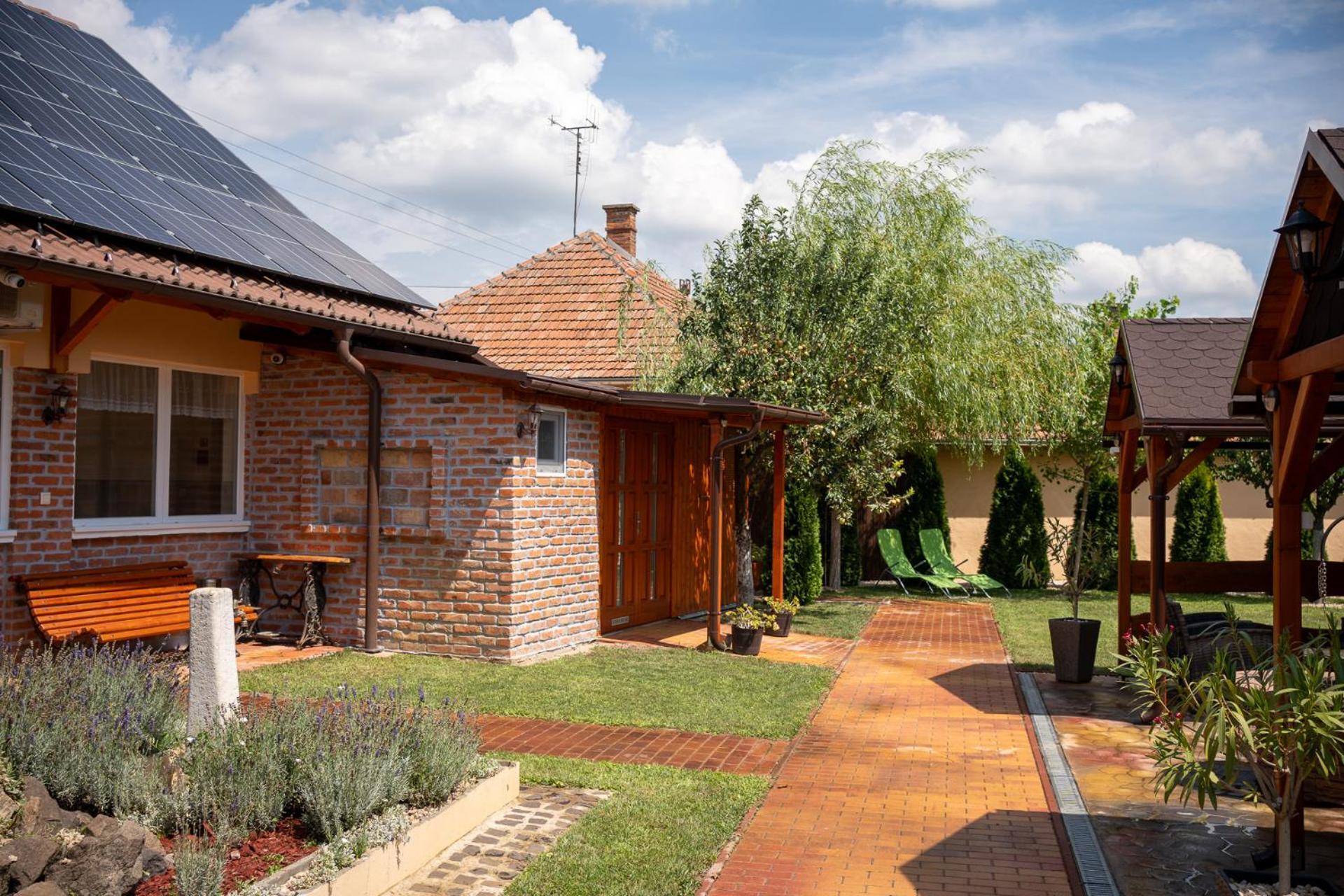 Holiday Apartmanhaz Jula Exterior foto